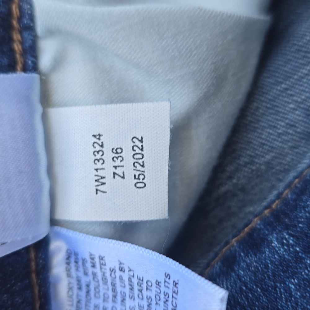 Lucky Brand sweet boot jeans 8/29r - Picture 16 of 16